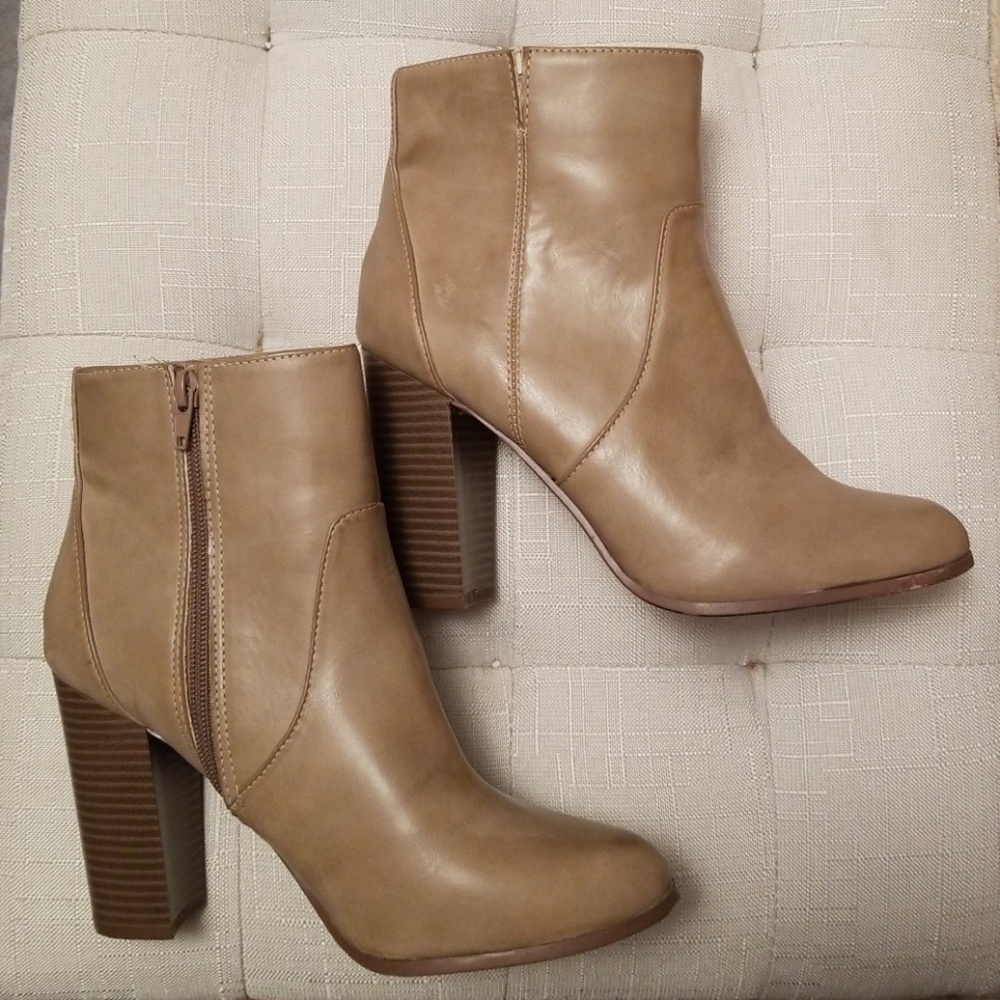 Heeled ankle booties